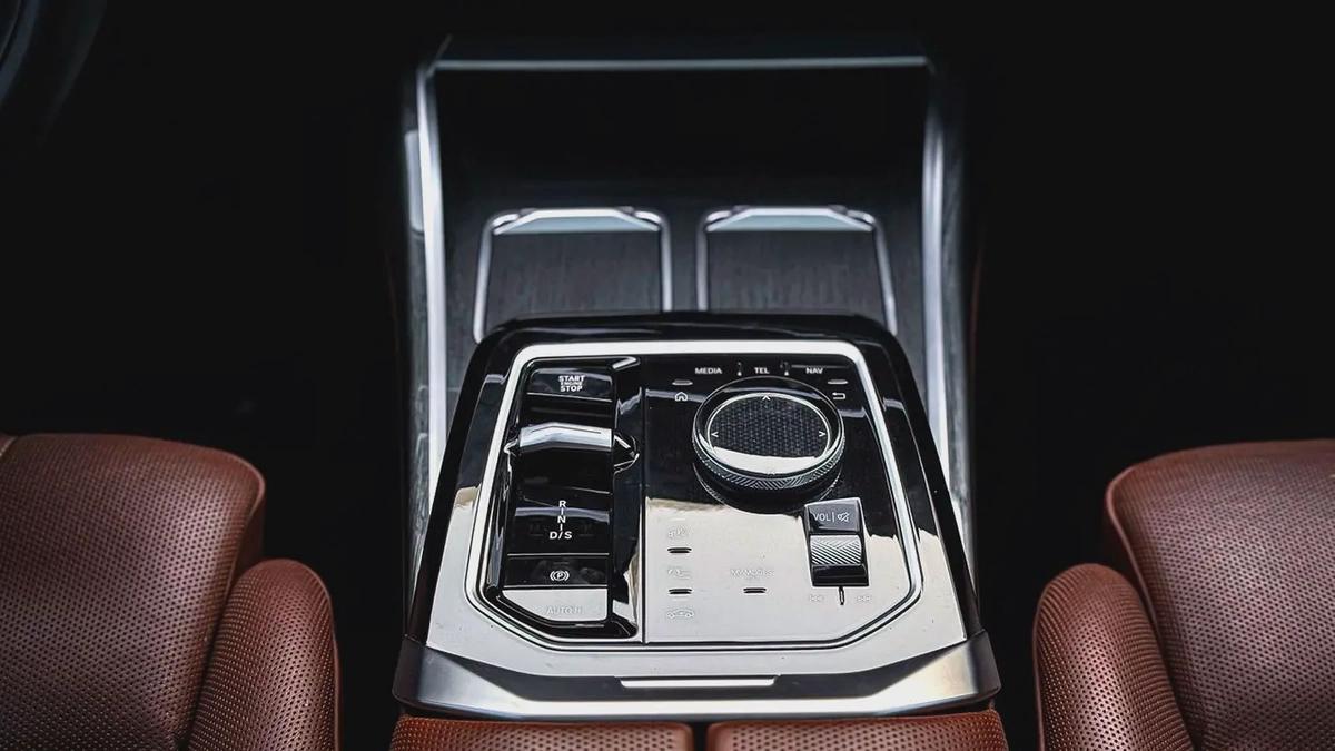 2024 | BMW 740i White GCC | Service Warranty from AGMC-12-12