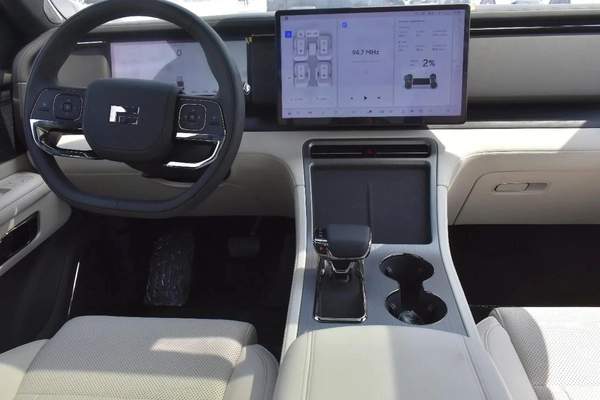 ROX 01 VIP SEATS WHITE INT 2025 | WHITE