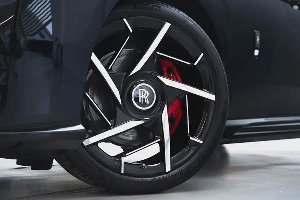 2025 Rolls-Royce Spectre Black Badge | European Specs