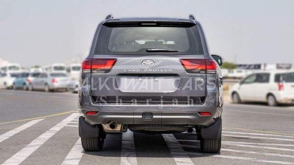 Toyota Land Cruiser TOYOTA LAND CRUISER LC300 VX 4.0P AT MY2025 Grey