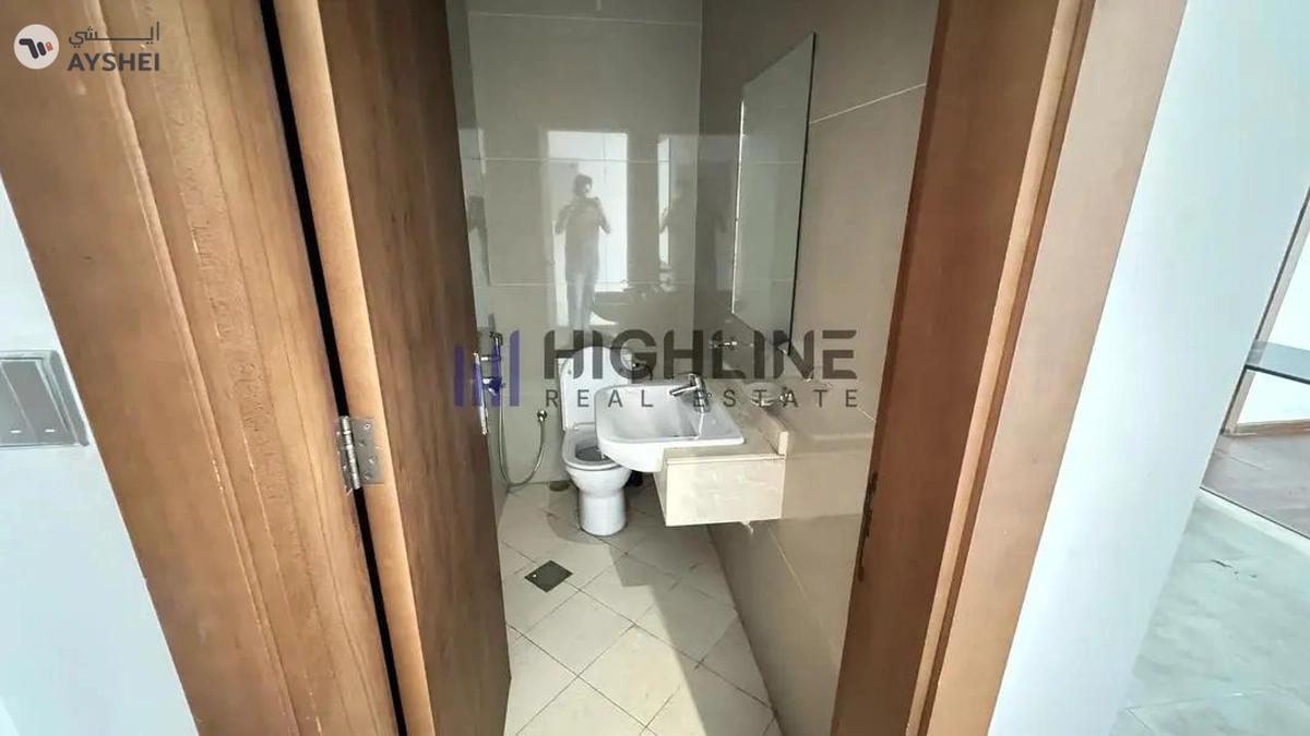 Spacious Layout 1BR With Balcony Ready to Move-4-4