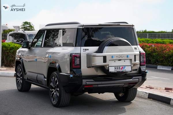 2025 Leopard 8 NEW Flagship 5-seates AWD Gold in White 0Km