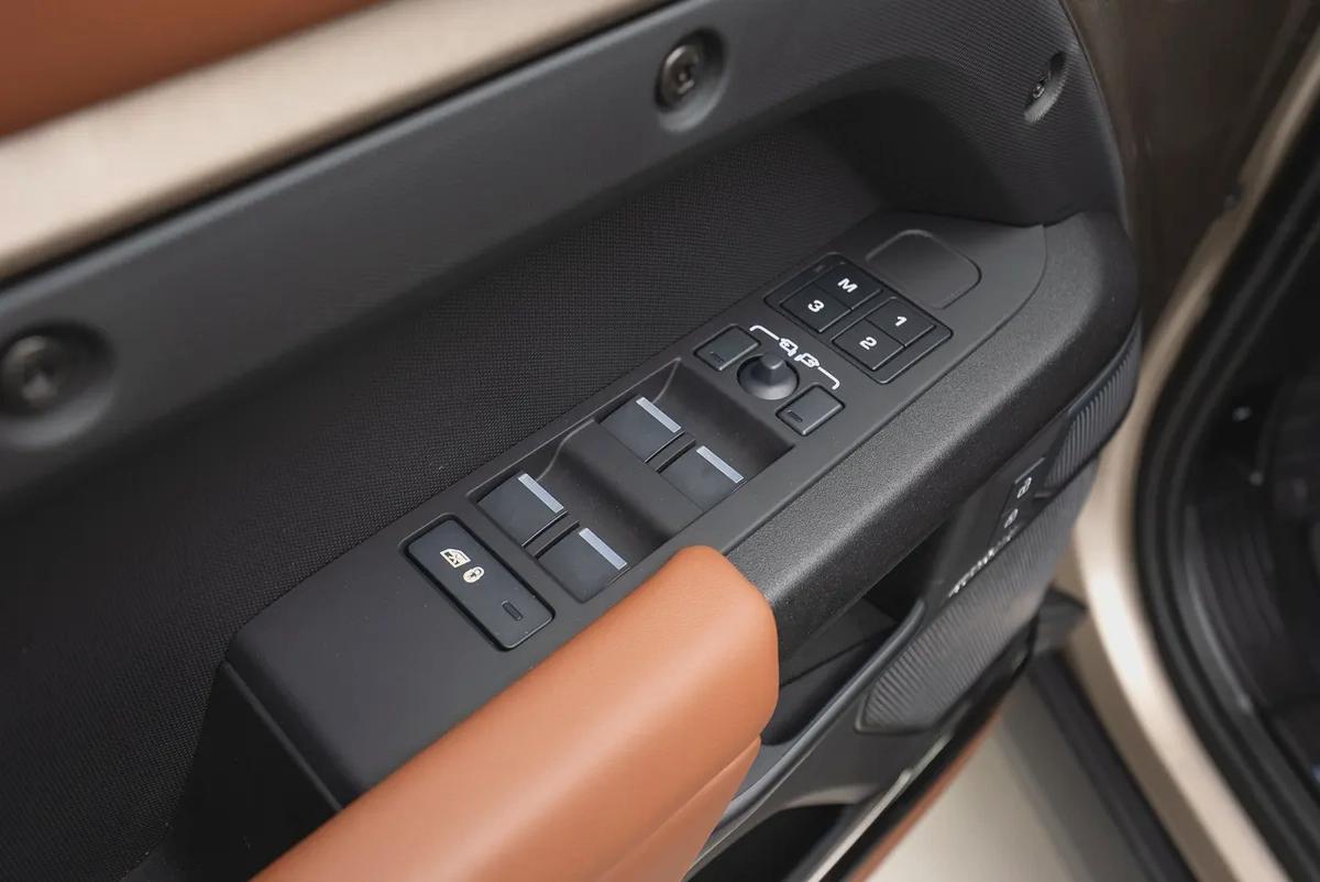 2025 LAND ROVER DEFENDER P635 OCTA | GCC 5 YEARS WARRANTY | 635 HP | HIGH SPEC |-7-7