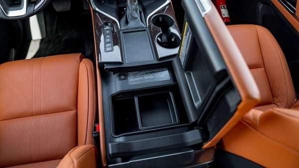 Lexus LX 600 LEXUS LX600 VIP 3.5P AT MY2024 – BLACK