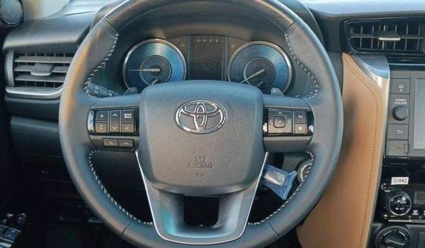 Toyota Fortuner Toyota Fortuner 2.4L diesel AT V4 4WD 2025