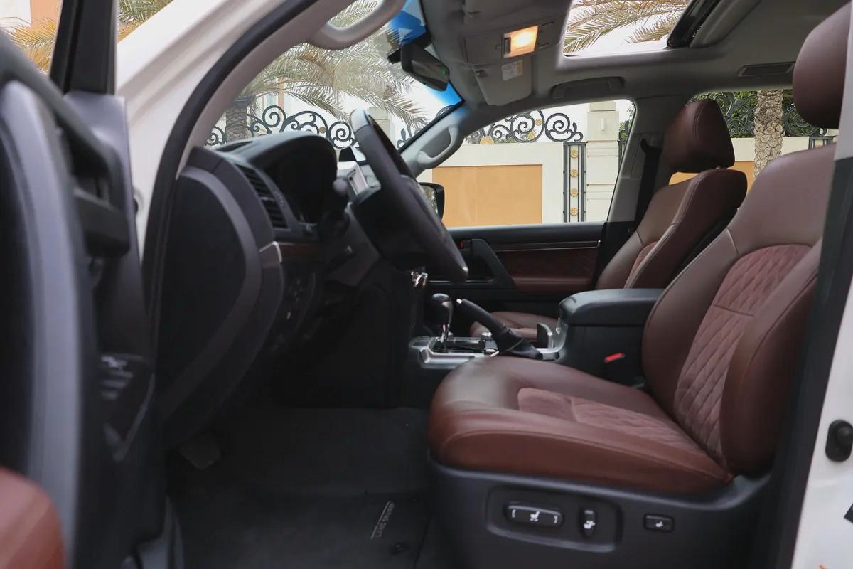 TOYOTA LAND CRUISER-GXR GRAND TOURING-2019-148000KM-GCC SPECS-EXCELLENT CONDITION-8-8