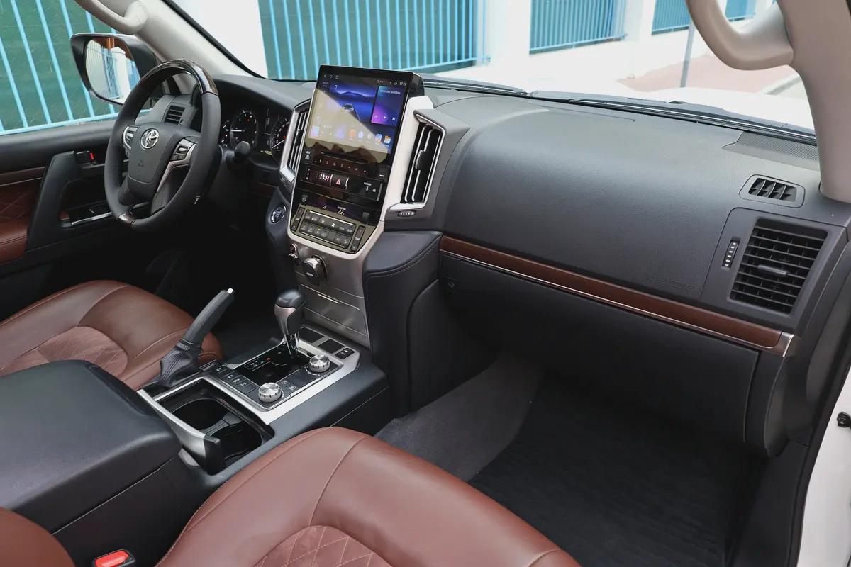 TOYOTA LAND CRUISER-GXR GRAND TOURING-2019-148000KM-GCC SPECS-EXCELLENT CONDITION-15-15