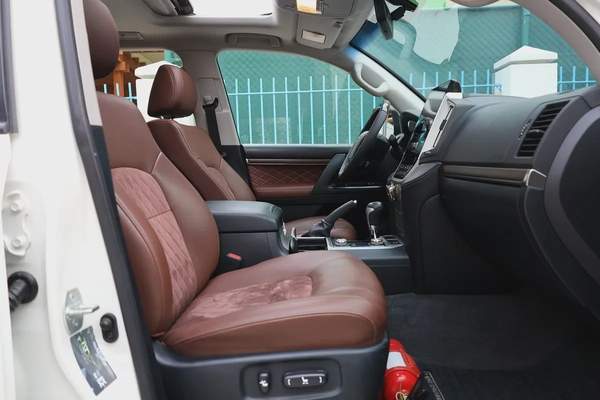 TOYOTA LAND CRUISER-GXR GRAND TOURING-2019-148000KM-GCC SPECS-EXCELLENT CONDITION