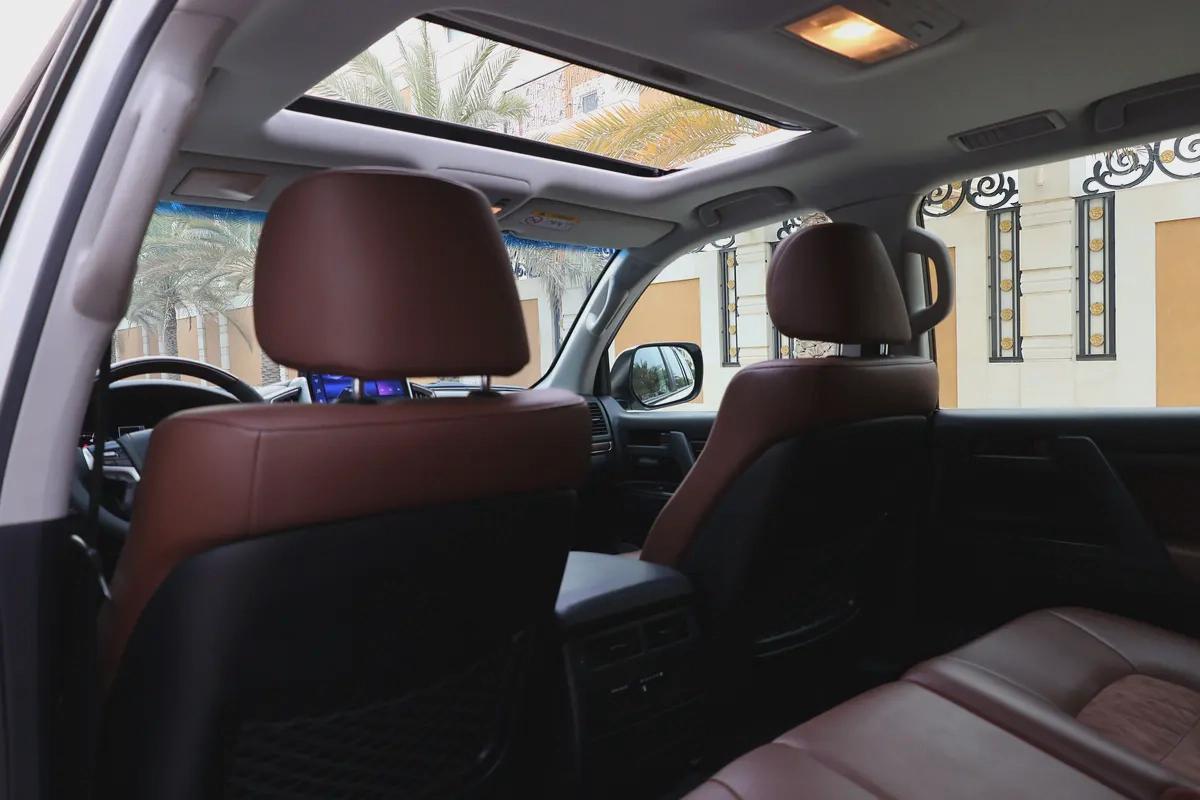 TOYOTA LAND CRUISER-GXR GRAND TOURING-2019-148000KM-GCC SPECS-EXCELLENT CONDITION-17-17