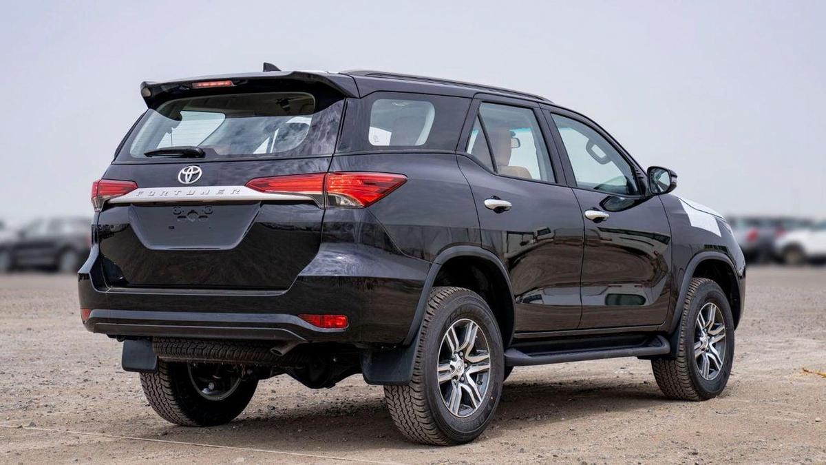 Toyota Fortuner Toyota Fortuner 2.7L Petrol 4X4 MY2025-3-3