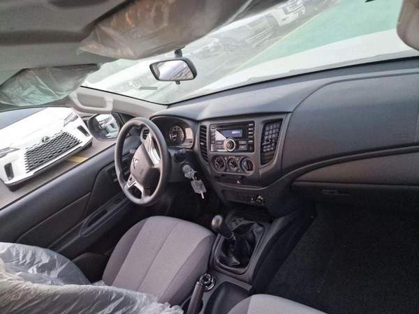 Mitsubishi L200 L200 DIESEL 4WD Manual Full option