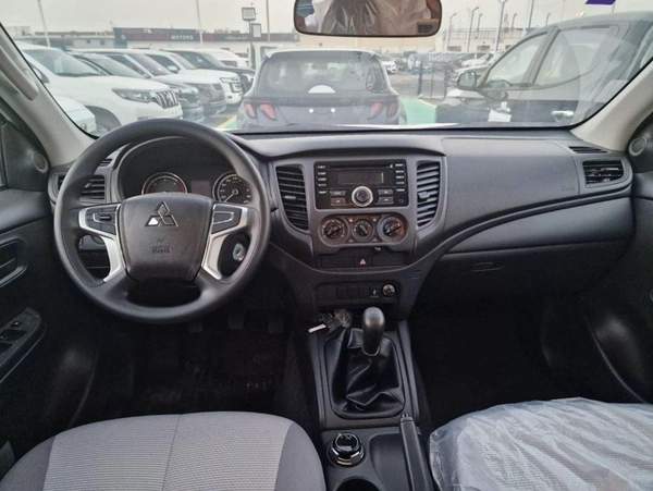 Mitsubishi L200 L200 DIESEL 4WD Manual Full option