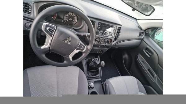 Mitsubishi L200 L200 DIESEL 4WD Manual Full option