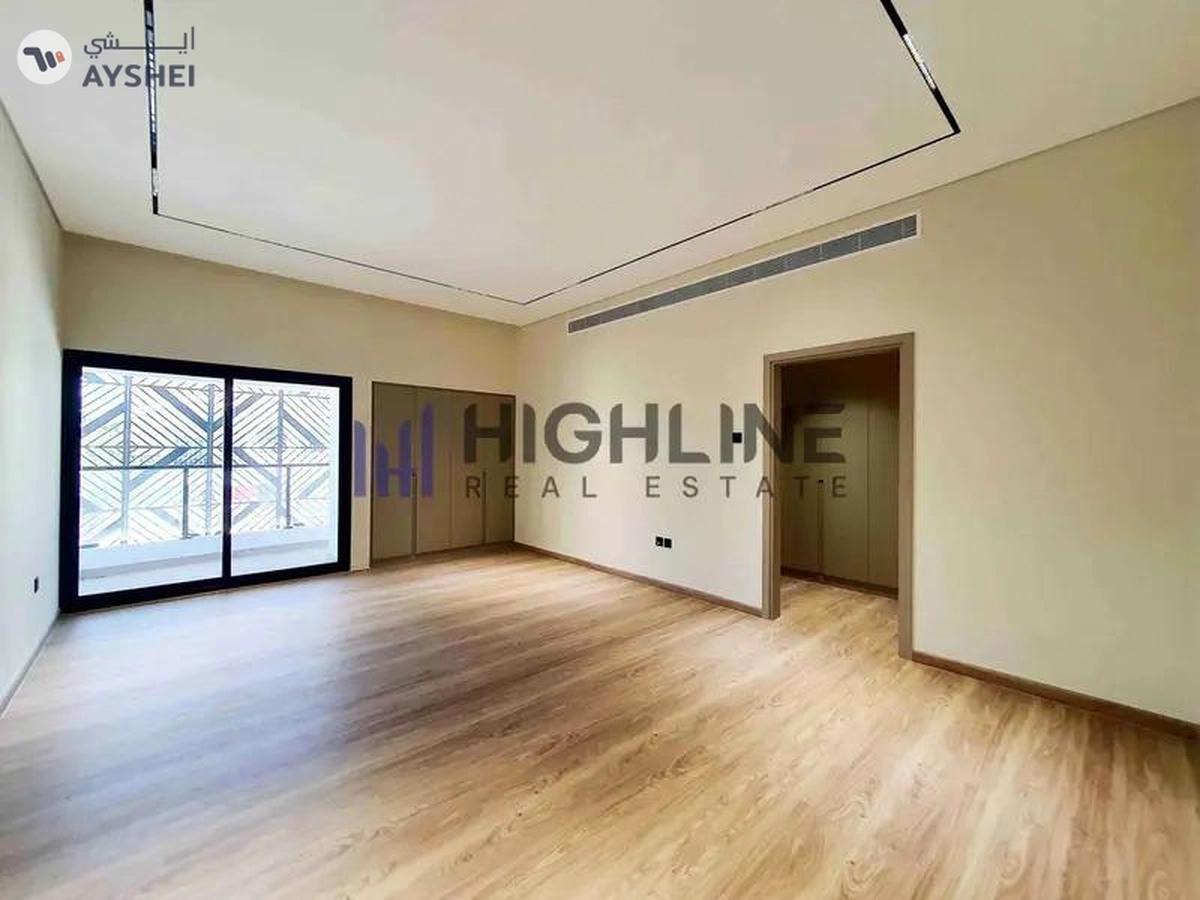 Exclusive 4-Bedroom Luxury Villa Near the Beach-8-8