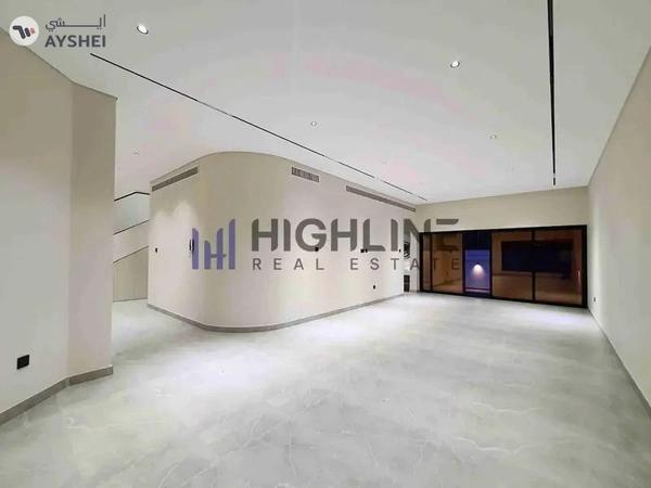 Exclusive 4-Bedroom Luxury Villa Near the Beach