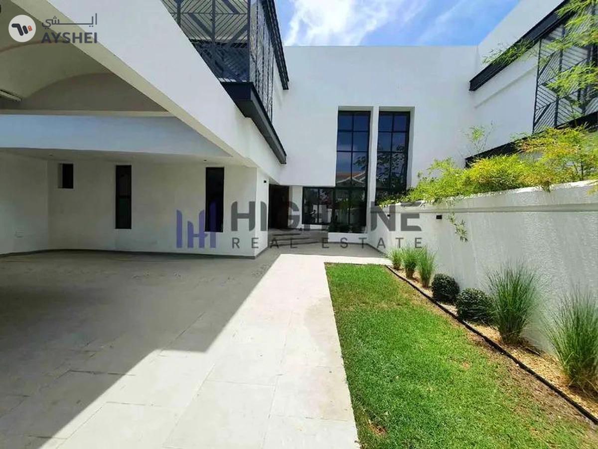 Exclusive 4-Bedroom Luxury Villa Near the Beach-1-1