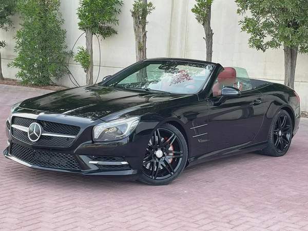 MERCEDES BENZ SL500-2016-( HARD TOP CONVERTIBLE )-135000KM-GCC SPECS-EXCELLENT CONDITION