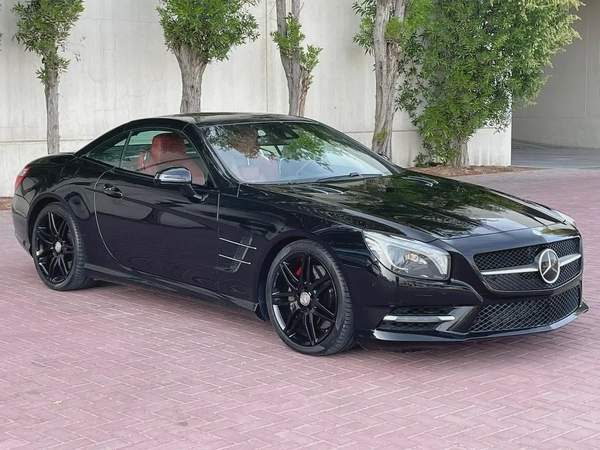 MERCEDES BENZ SL500-2016-( HARD TOP CONVERTIBLE )-135000KM-GCC SPECS-EXCELLENT CONDITION
