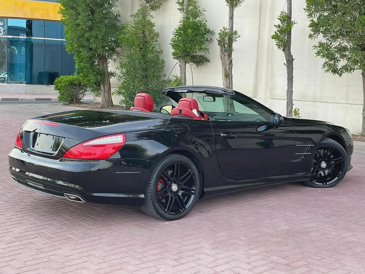 MERCEDES BENZ SL500-2016-( HARD TOP CONVERTIBLE )-135000KM-GCC SPECS-EXCELLENT CONDITION-4-4