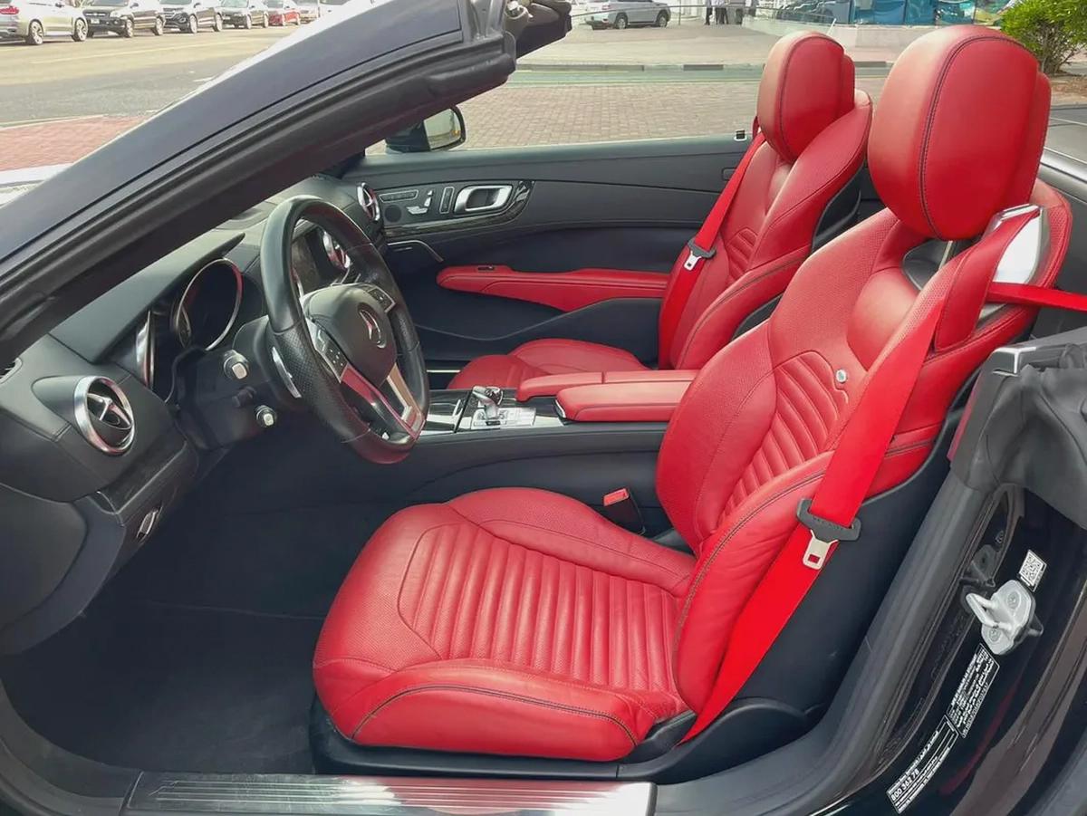 MERCEDES BENZ SL500-2016-( HARD TOP CONVERTIBLE )-135000KM-GCC SPECS-EXCELLENT CONDITION-10-10