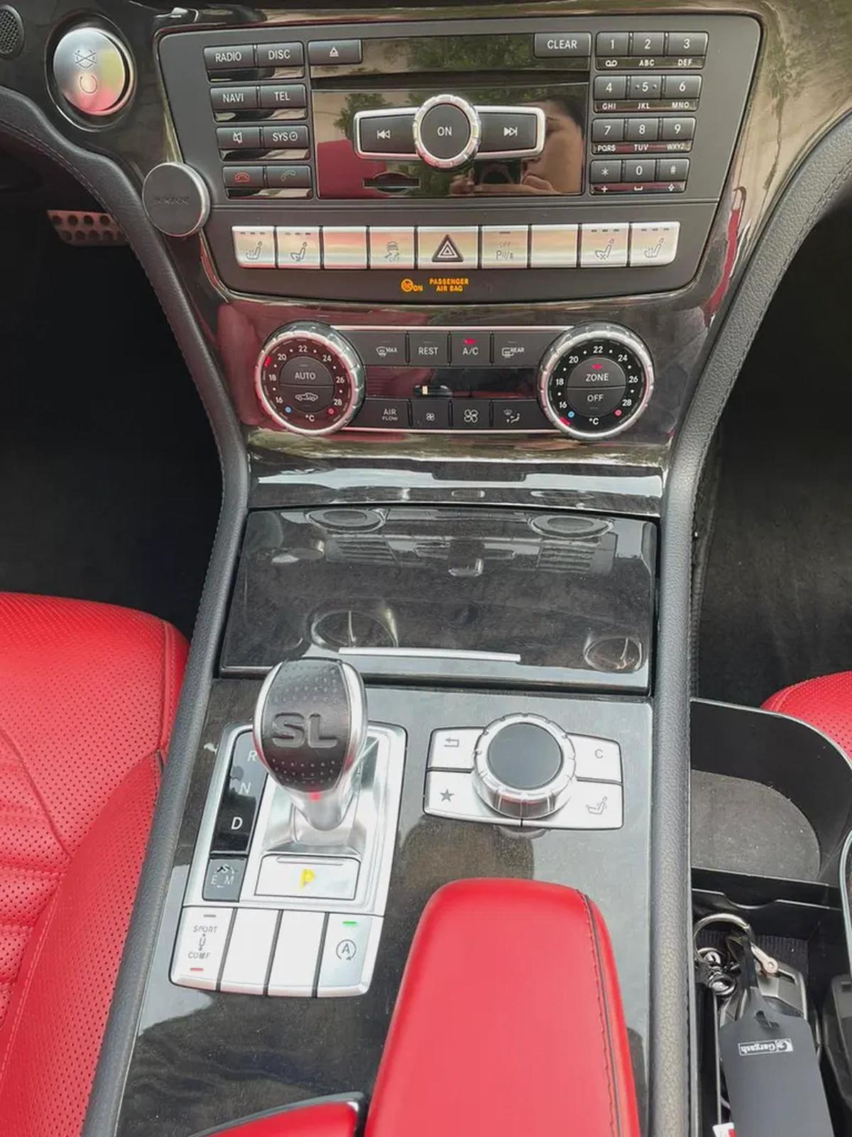 MERCEDES BENZ SL500-2016-( HARD TOP CONVERTIBLE )-135000KM-GCC SPECS-EXCELLENT CONDITION-13-13