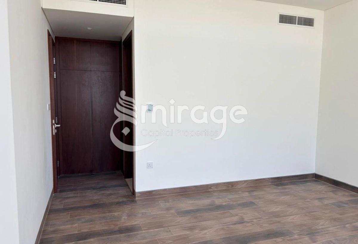 Modern Architecture | Vacant 5BR Villa | Souk-0-landscape