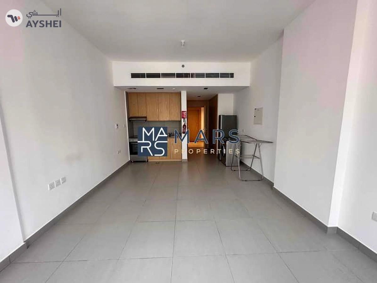 BRAND NEW STUDIO WITH KITCHEN APPLIANCES L-5-5