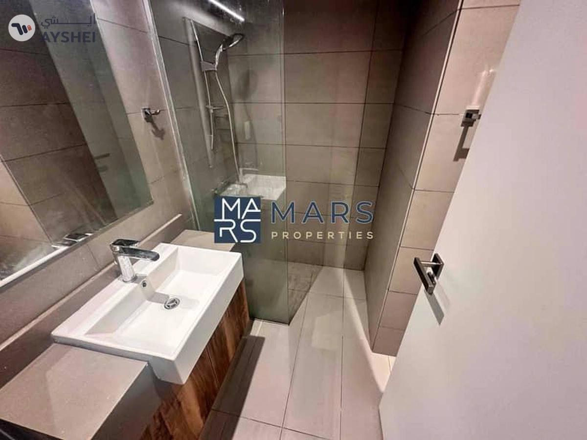 BRAND NEW STUDIO WITH KITCHEN APPLIANCES L-7-7