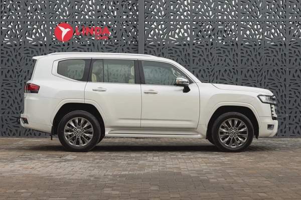 Toyota Land Cruiser 2023