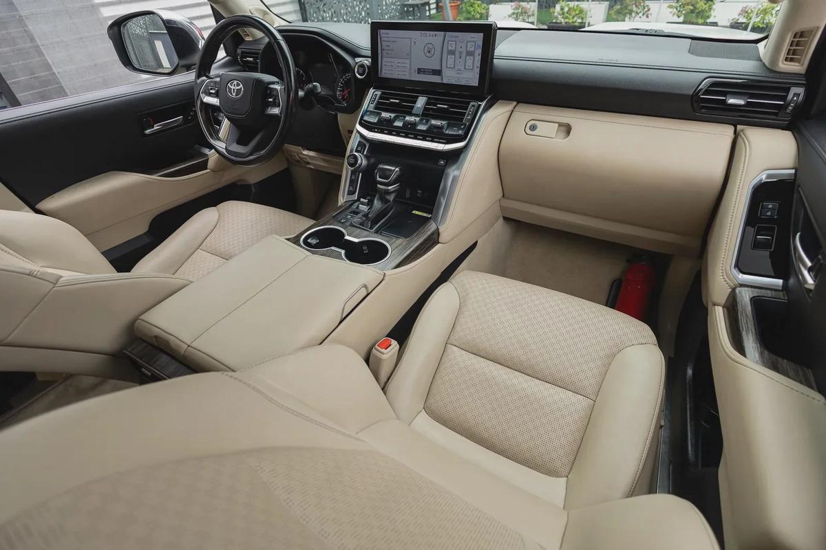 Toyota Land Cruiser 2023-5-5