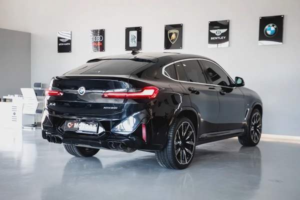 BMW X4 xdrive20i 2023 / 1000km Only!! / 2600 AED monthly / One year warranty