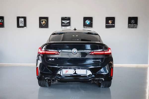 BMW X4 xdrive20i 2023 / 1000km Only!! / 2600 AED monthly / One year warranty