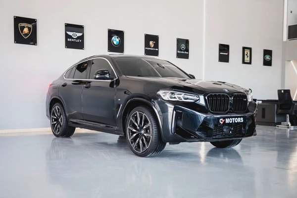 BMW X4 xdrive20i 2023 / 1000km Only!! / 2600 AED monthly / One year warranty