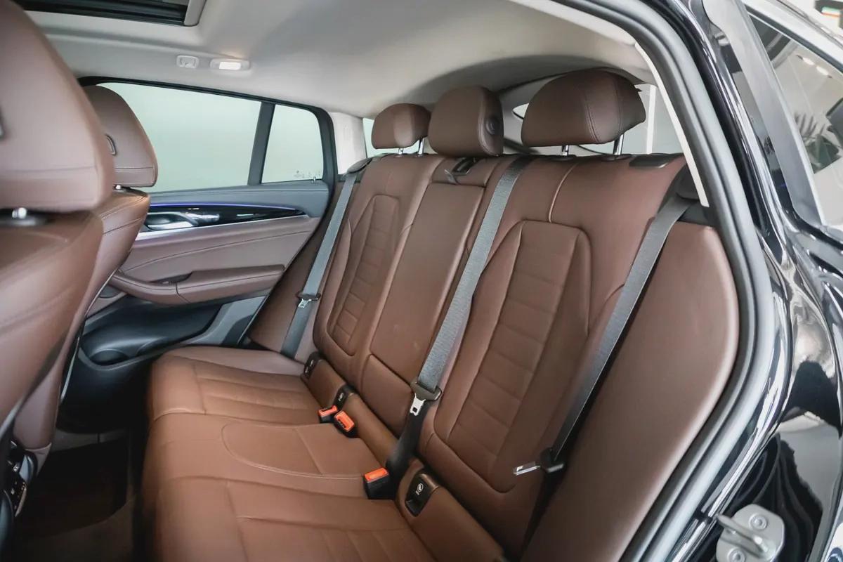 BMW X4 xdrive20i 2023 / 1000km Only!! / 2600 AED monthly / One year warranty-11-11