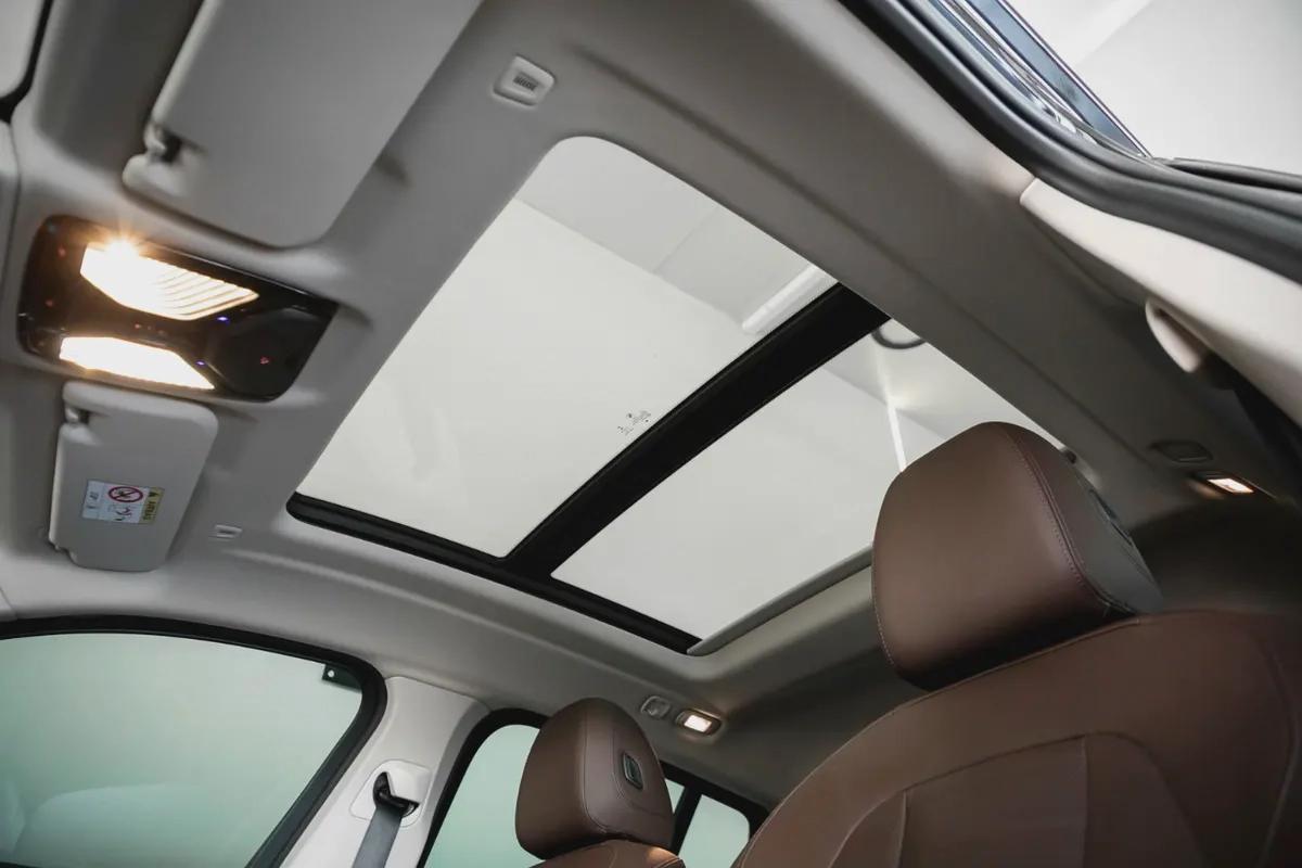 BMW X4 xdrive20i 2023 / 1000km Only!! / 2600 AED monthly / One year warranty-12-12