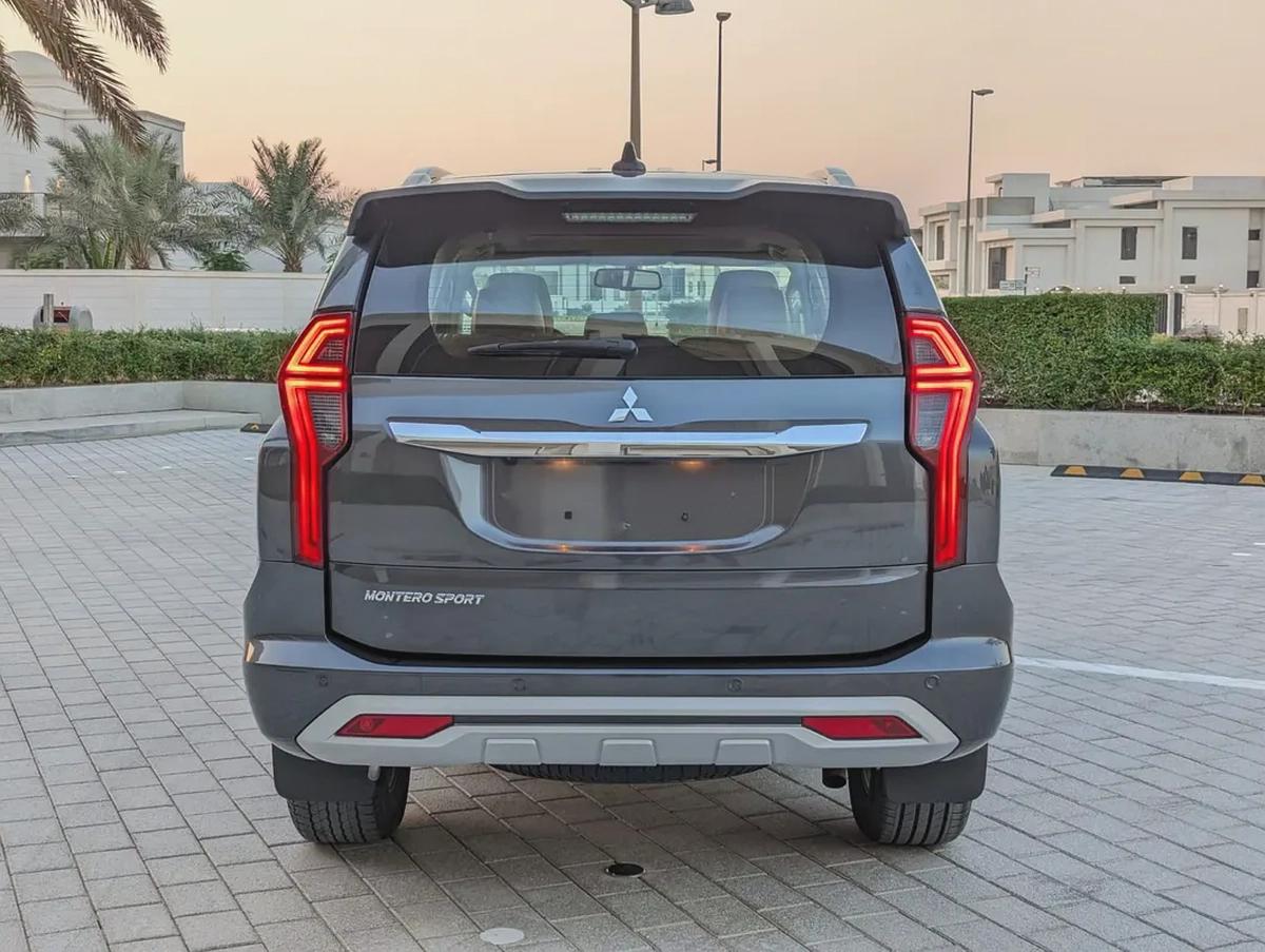 MITSUBISHI MONTERO SPORT 2021 GLS TOP LINE FULL OPTION GCC IN EXCELLENT CONDITION-18-18
