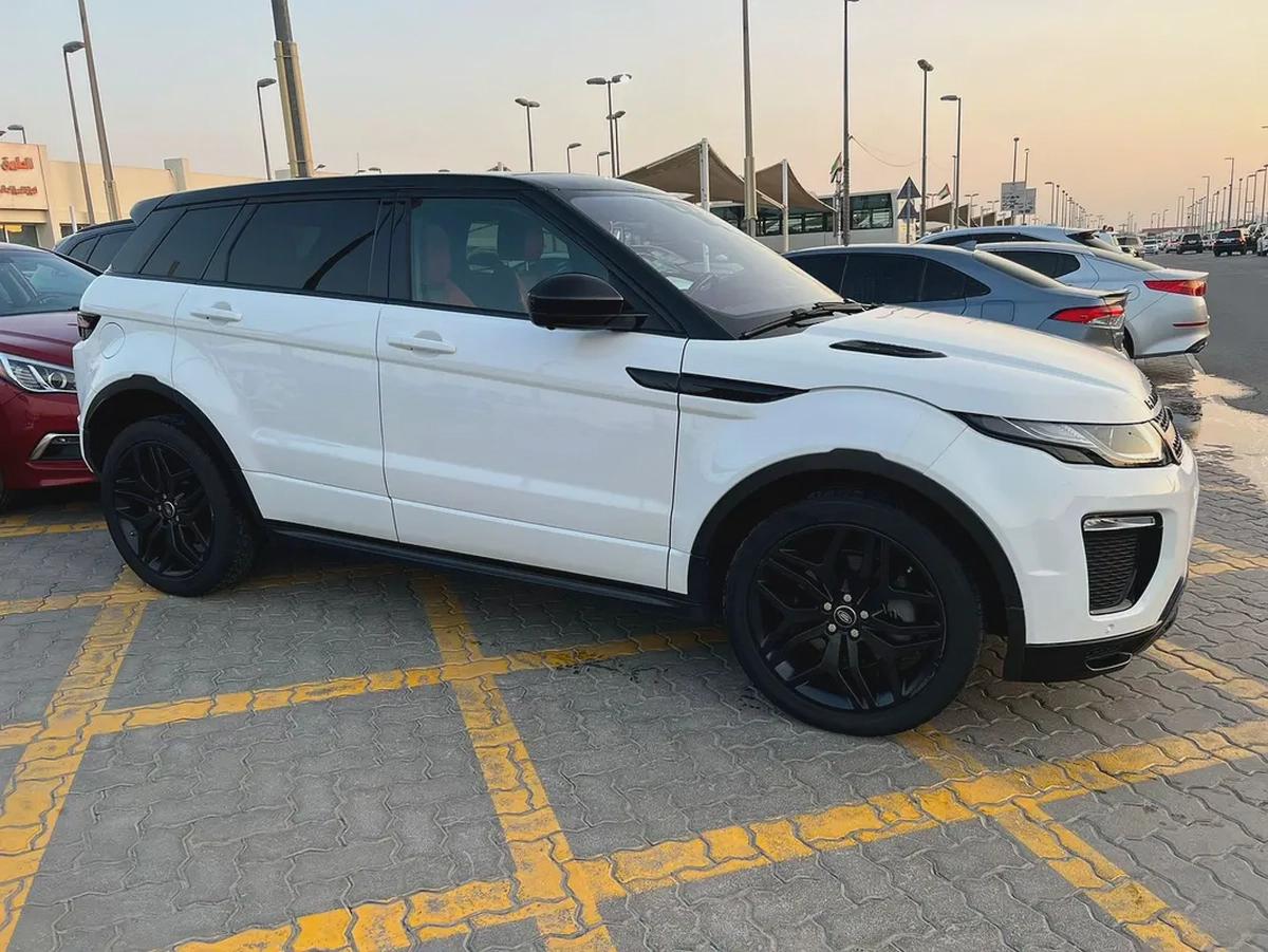 Land Rover Range Rover Evoque R-Dynamic SE-2-2