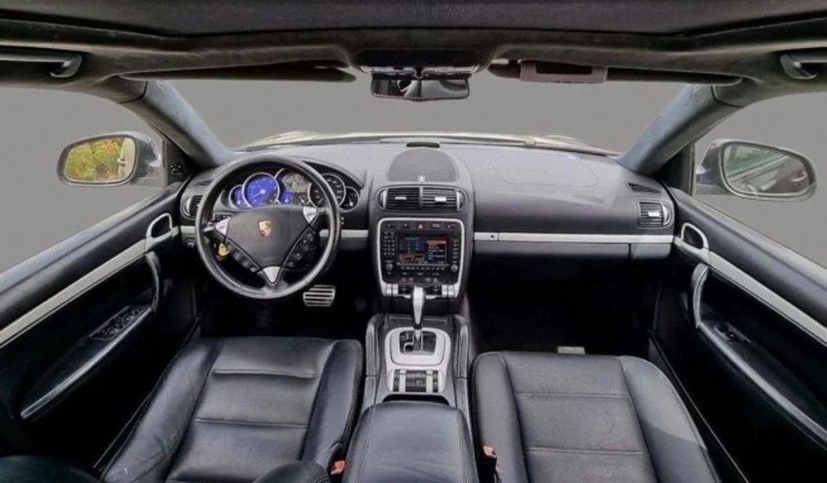 Porsche Cayenne TURBO S 4.8L-8CYL - FULL OPTION EXCELLENT CONDITION-4-4