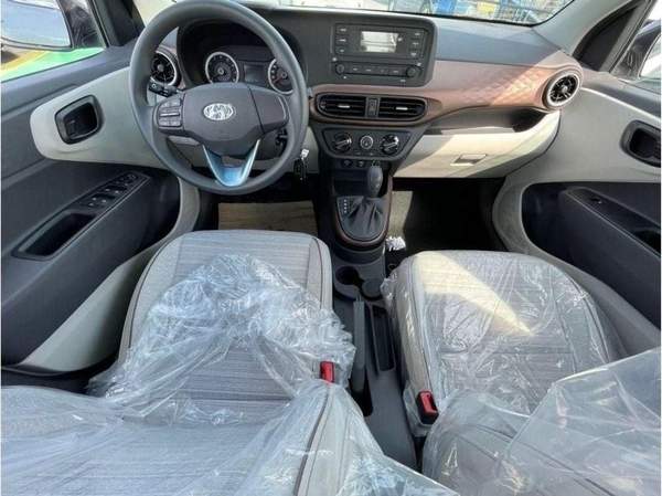 Hyundai Grand i10 Hyundai Grand i10 SEDAN /hatch back 1.2P AT MY2023