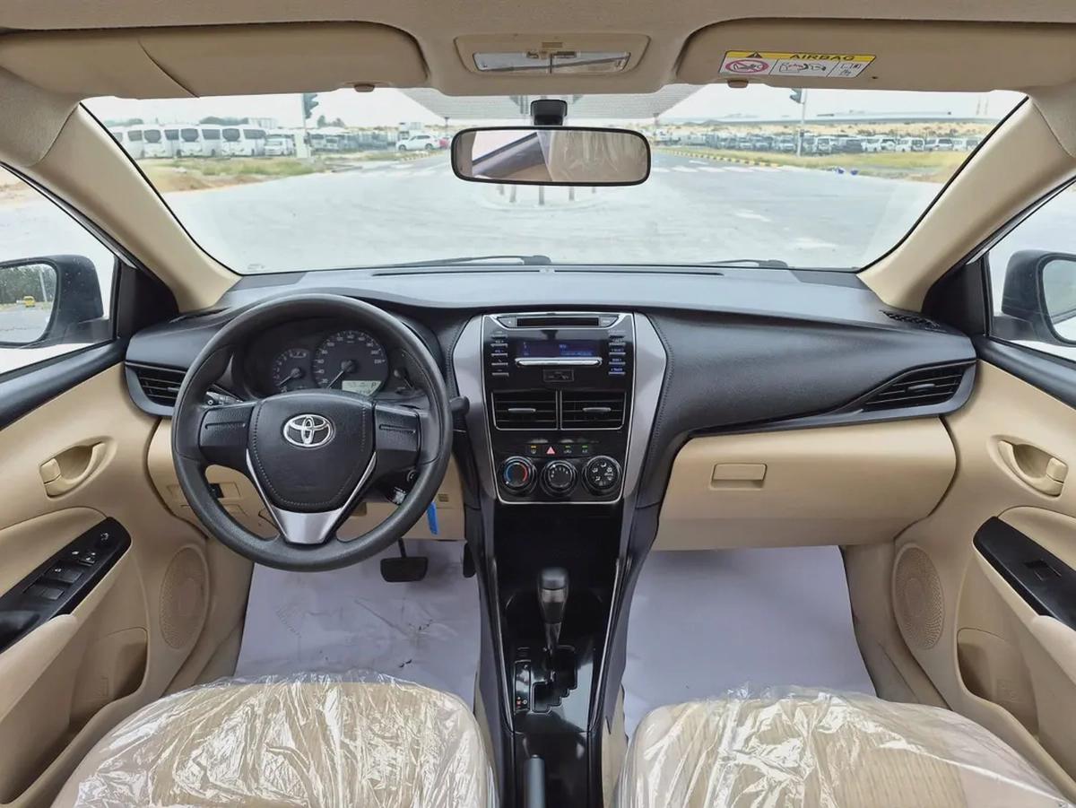 Toyota Yaris SE 2022 - GCC Specs - Original Paint-4-4