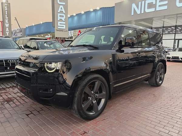 2025. Defender V8. P525.