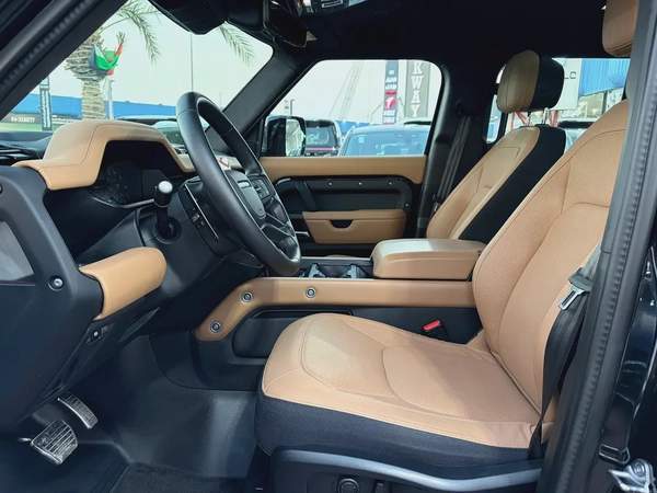 2025. Defender V8. P525.