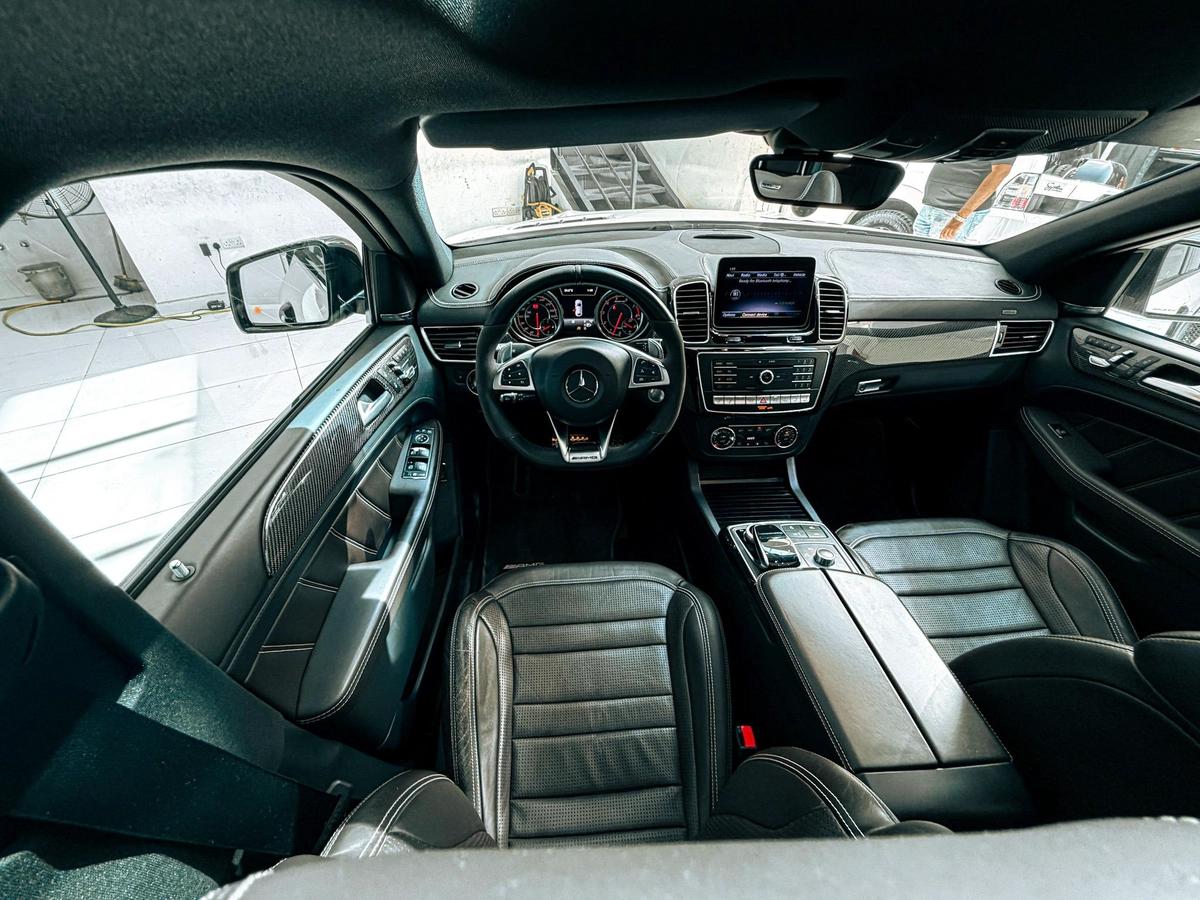 Massive Price Drop!!! // AED 2,800 // 20%DP // 2019 Mercedes-Benz GLE 63 Coupe 5.5L V8-4-4