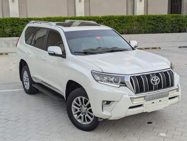 Toyota Prado VXR 2018 Full Option-V6 4.0L - GCC Specs - Well Maintained