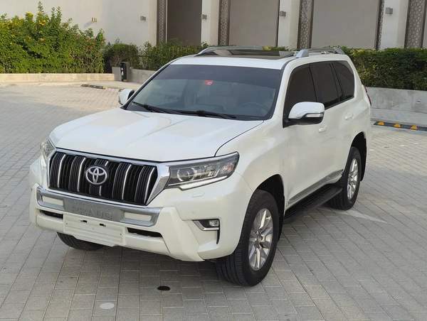 Toyota Prado VXR 2018 Full Option-V6 4.0L - GCC Specs - Well Maintained