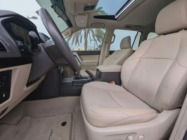 Toyota Prado VXR 2018 Full Option-V6 4.0L - GCC Specs - Well Maintained
