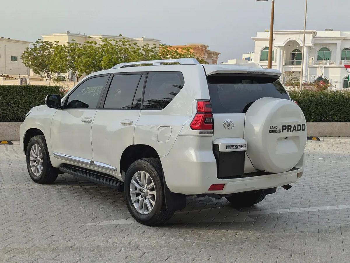 Toyota Prado VXR 2018 Full Option-V6 4.0L - GCC Specs - Well Maintained-15-15