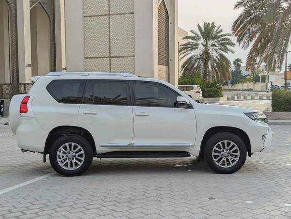 Toyota Prado VXR 2018 Full Option-V6 4.0L - GCC Specs - Well Maintained