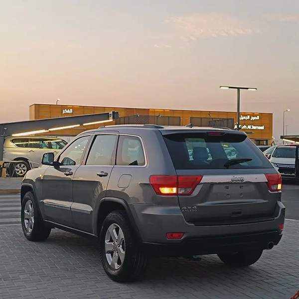 Jeep Grand Cherokee 2011 GCC Specs