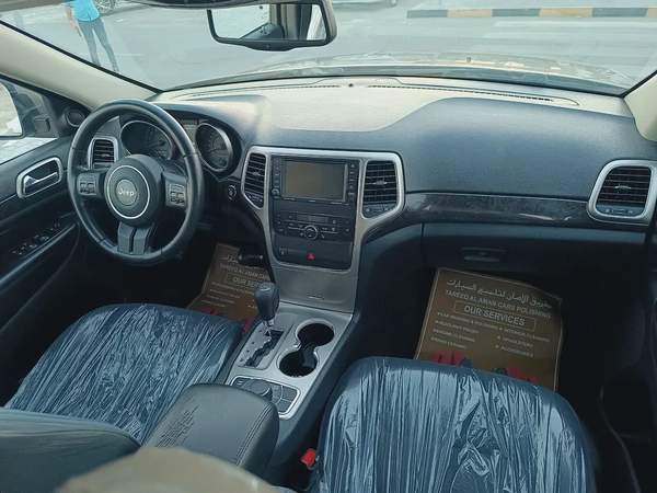 Jeep Grand Cherokee 2011 GCC Specs
